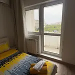 Kronos Retreat - Parliament View Бухарест