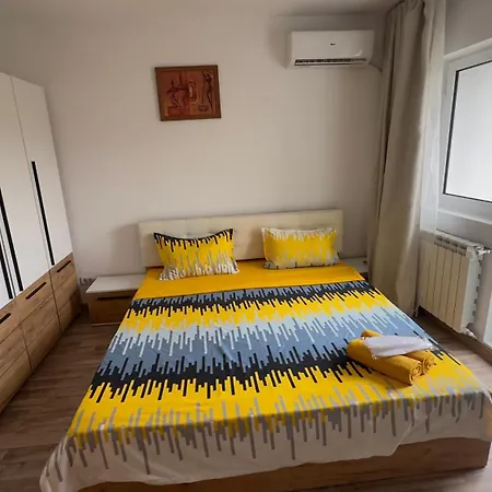 Kronos Retreat - Parliament View Апартаменти