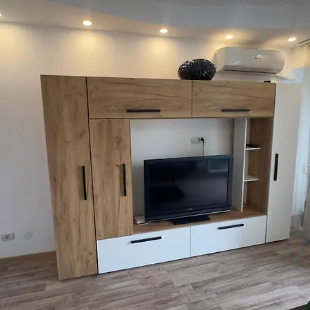 Kronos Retreat - Parliament View Apartment Bucharest