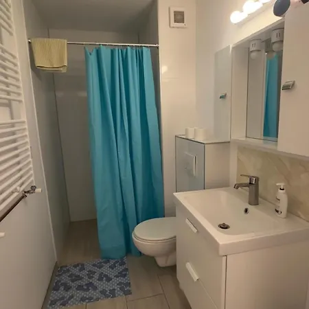 Kronos Retreat - Parliament View *