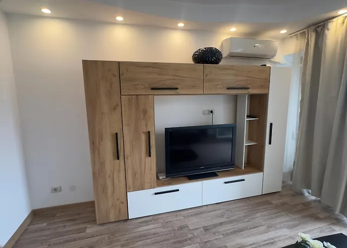 Kronos Retreat - Parliament View Apartment Bukarest