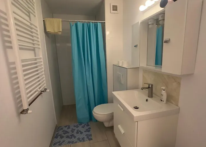 Kronos Retreat - Parliament View *