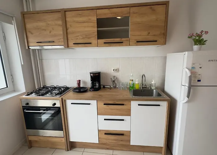 Kronos Retreat - Parliament View *